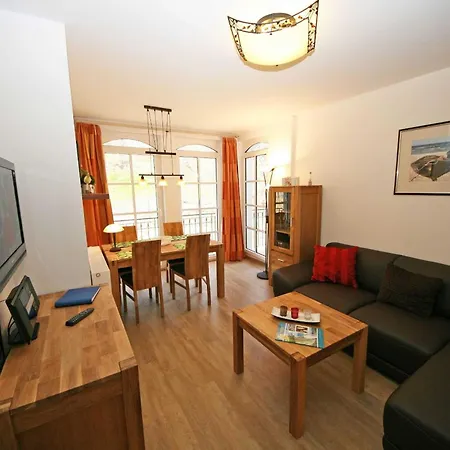 Haus Meeresblick - Ferienwohnung Strandmuschel * Baabe